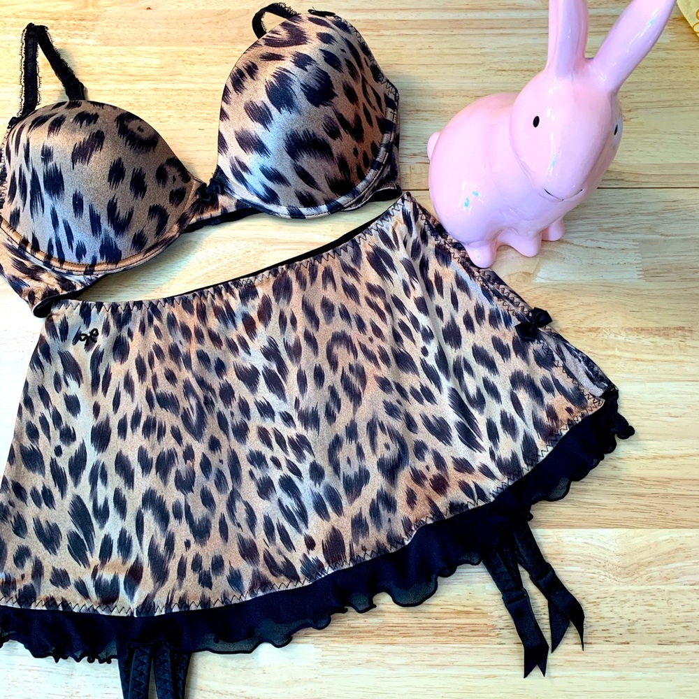 Victoria’s Secret Vixen Bra-Garter-Panty Set